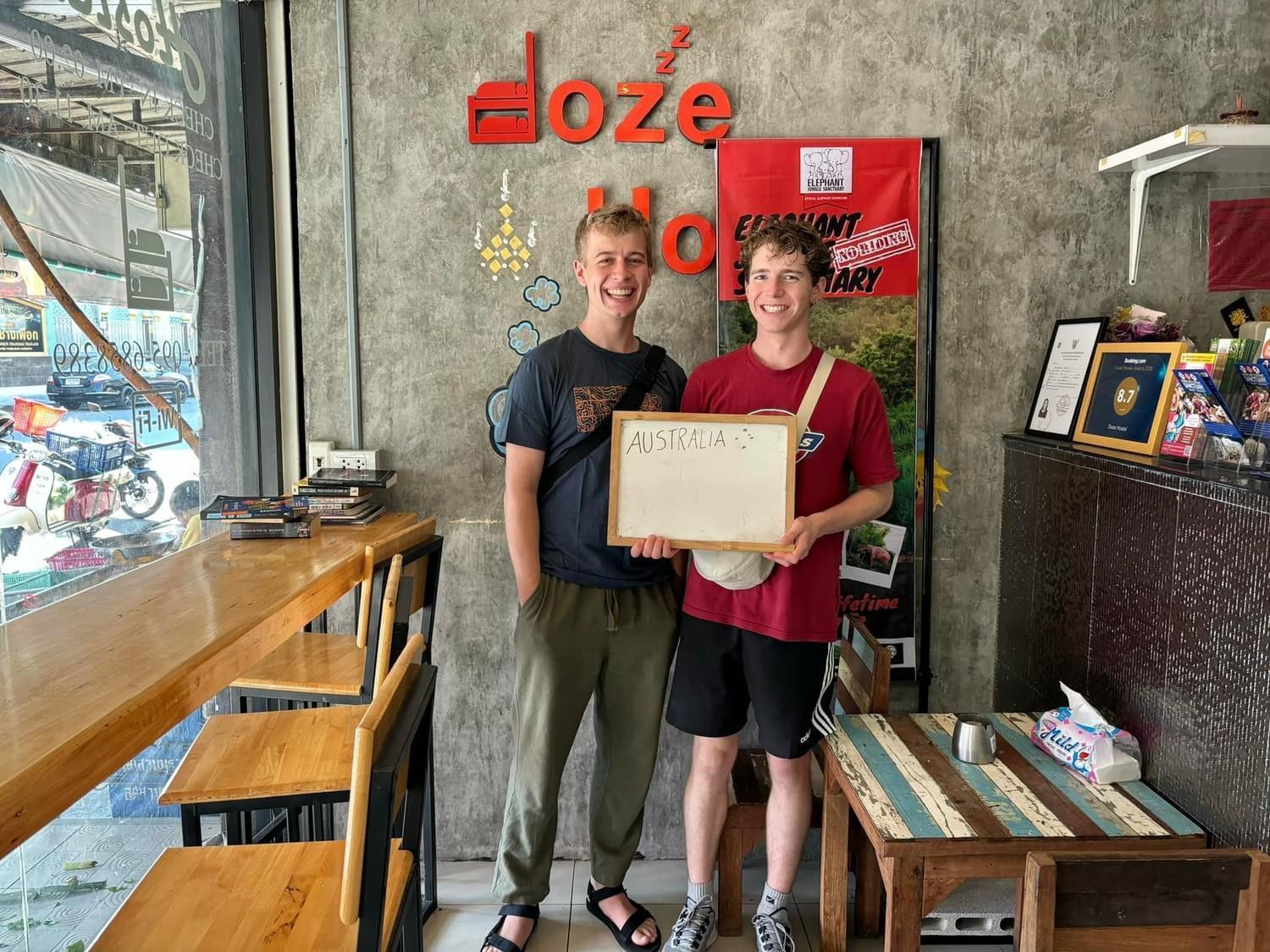 צ'יאנג מאי Doze Hostel מראה חיצוני תמונה